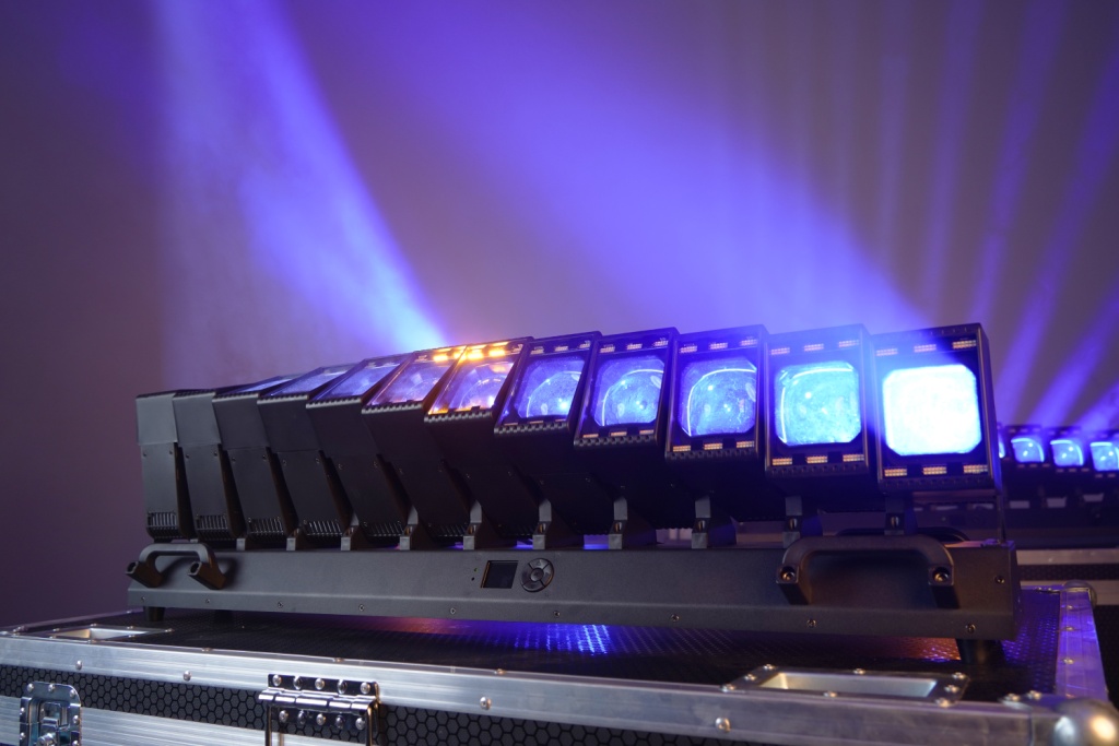 Wall wash light:12x60w LED beam, each led Tilt individually